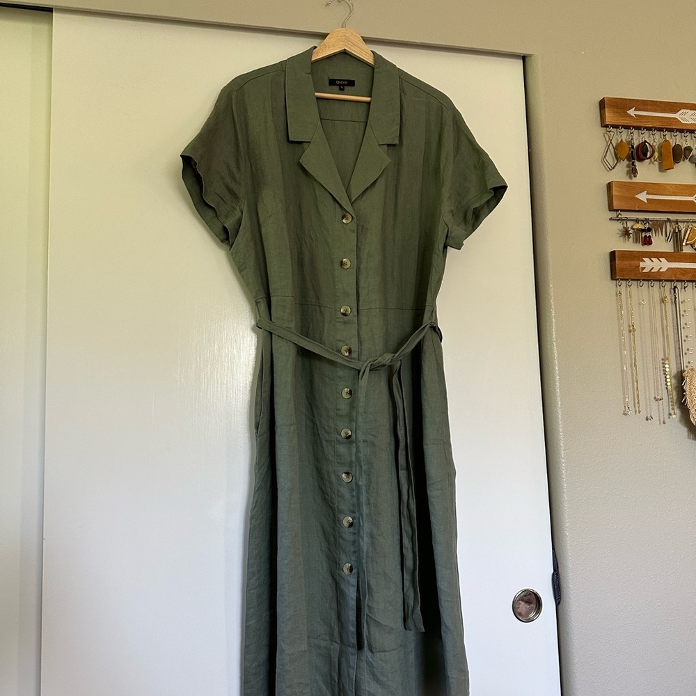 Elegant Green Button-Down Dress